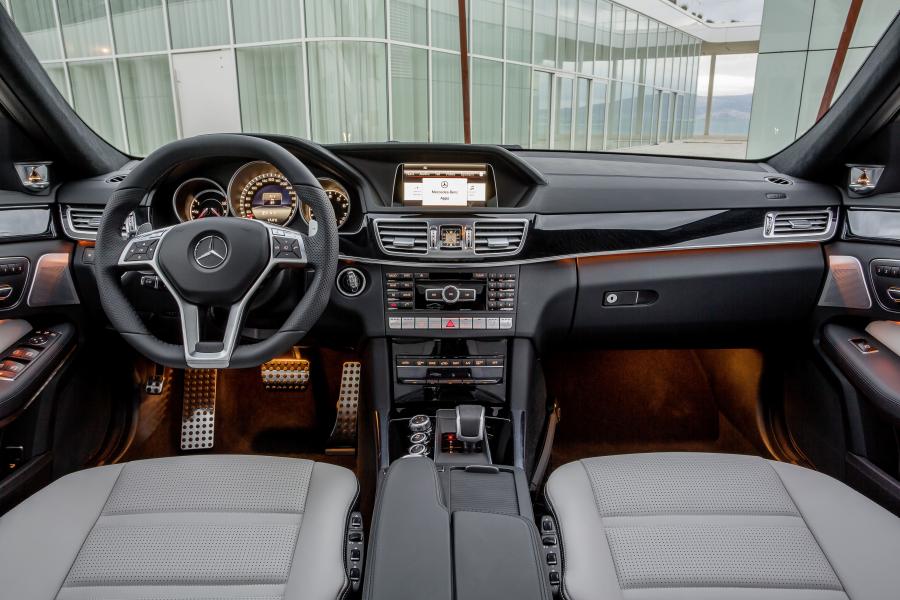  Mercedes-Benz E63 AMG Estate 2013 года  (фото 3 из 18)